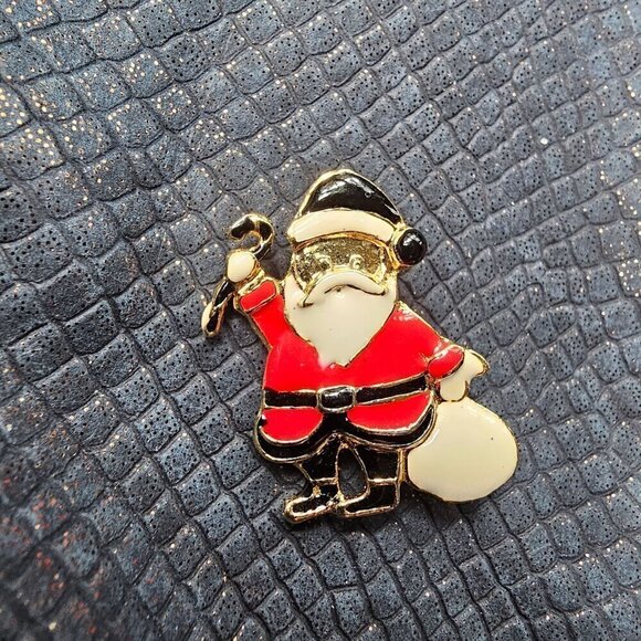 Vintage Santa Claus Brooch & "I Love Christmas" Button Pin Set - Picture 4 of 10